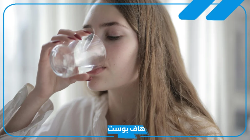 تفسير حلم شرب الماء في المنام بار للعزباء والمتزوجة للعصيمي وابن سيرين