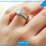 تفسير حلم لبس الخاتم في المنام للمتزوجة والعزباء في اليد اليمنى لكبار العلماء
