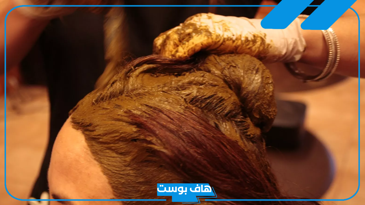 تفسير حلم وضع الحناء على الشعر للعزباء والحامل والمتزوجة ثم غسله