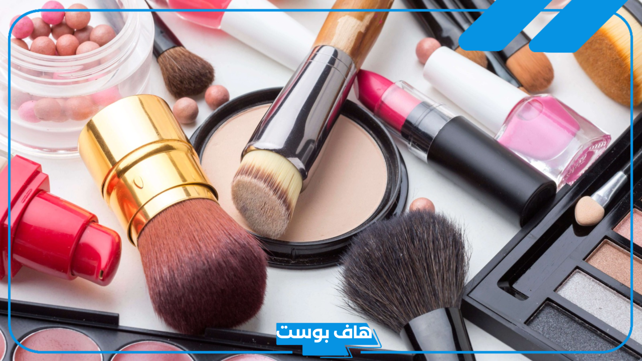 تفسير حلم وضع المكياج للحامل والعزباء والمتزوجة في المنام