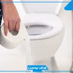 تفسير التبول في الحمام والباب مفتوح أمام شخص للعزباء والمتزوجة