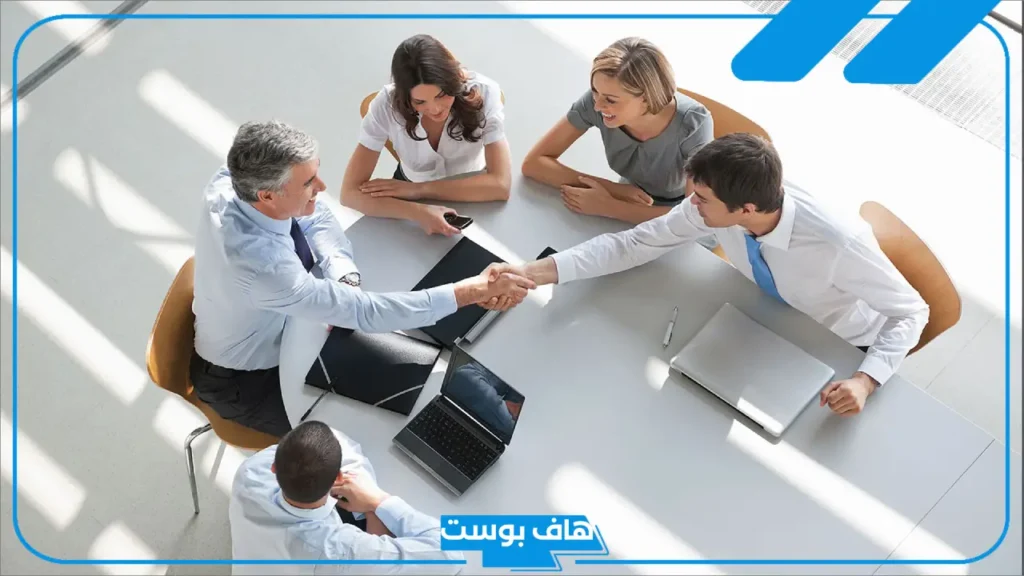 تفسير رؤية زملاء العمل في المنام للحامل والعزباء لابن سيرين