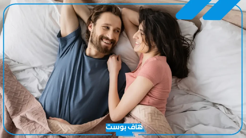 تفسير حلم الزوج يداعب زوجته في المنام أمام الناس لابن سيرين
